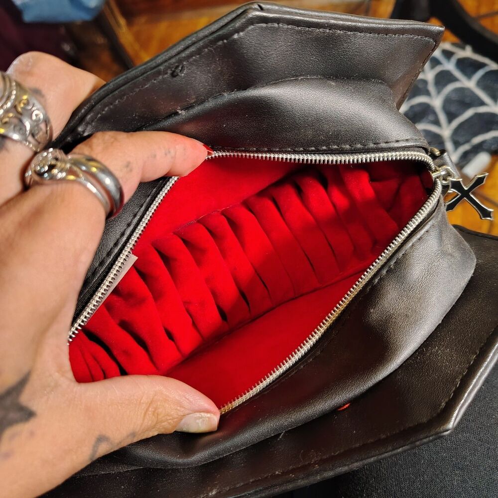 Coffin Casket Velvet Gothic Black Vampire Purse - Picture 5 of 6